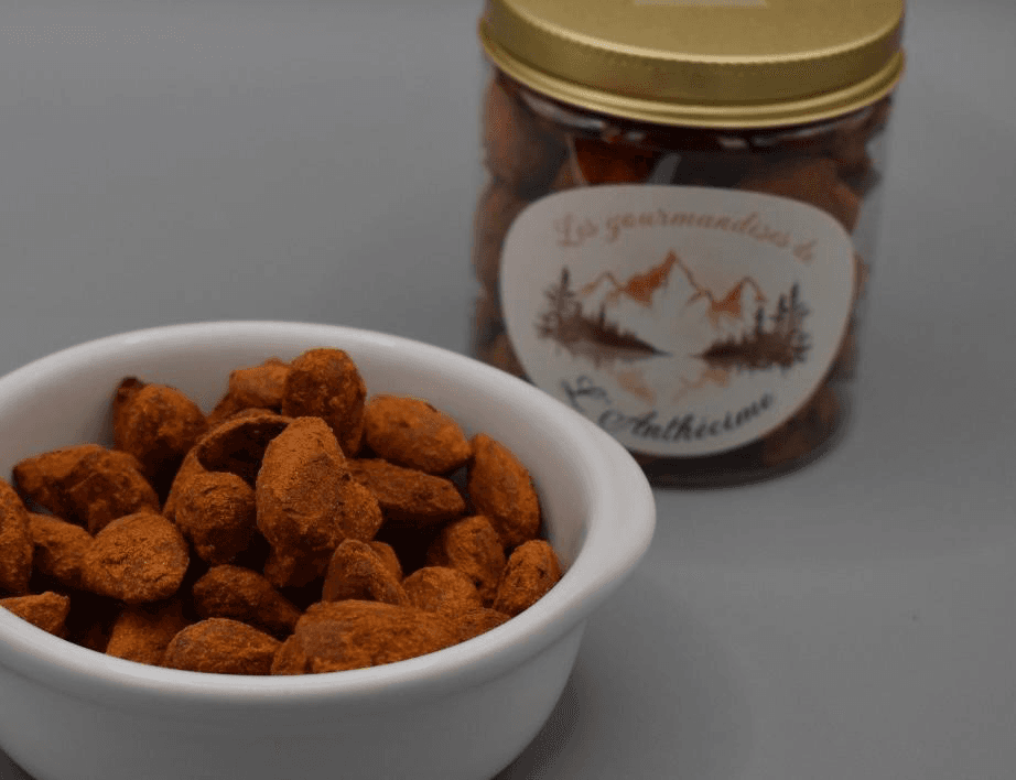 Mélange de pâte à la main avec soin